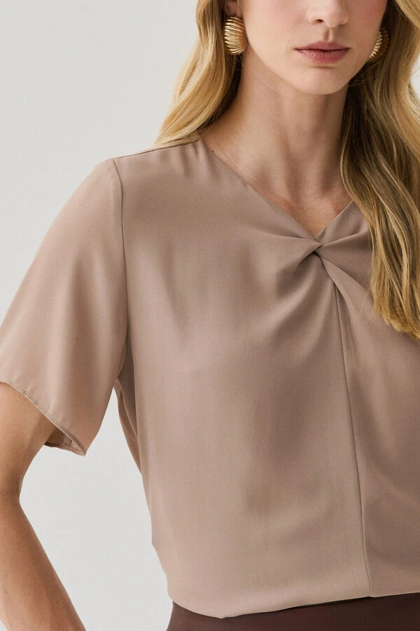 Blusa Decote V Torcido