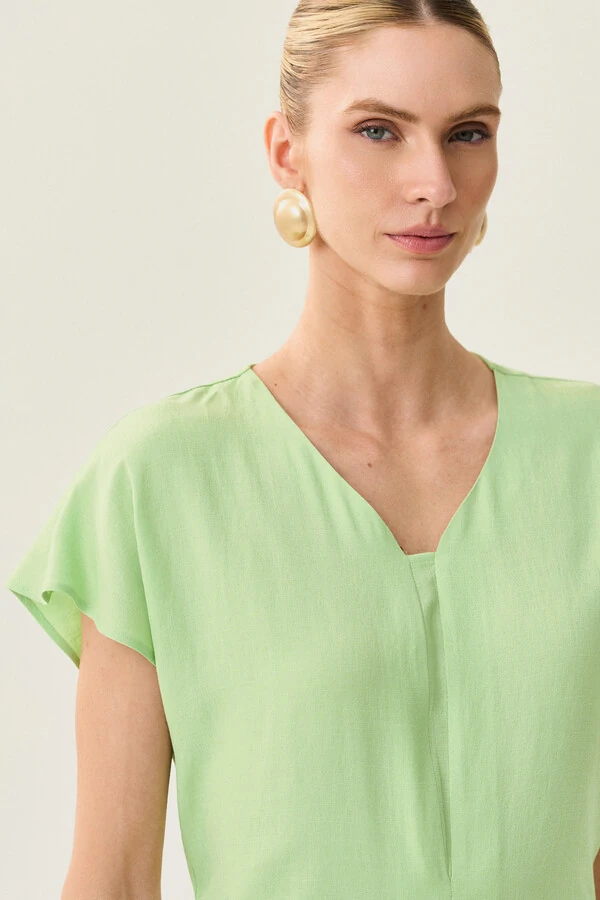 Blusa Manga Morcego Decote V Recorte