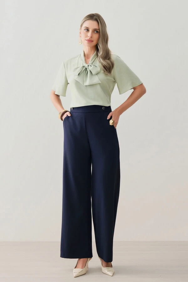 Blusa de Cetim Gola Dobrada de Laço