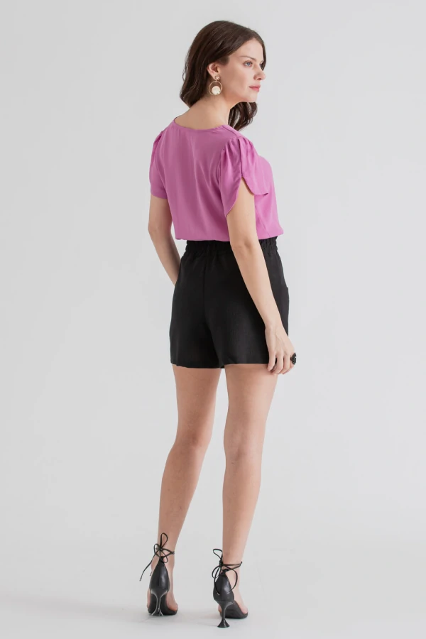 Blusa manga aberta botão forrado