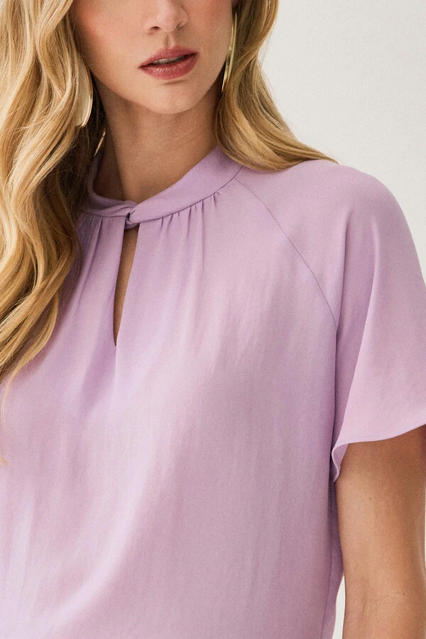 Blusa Manga Raglan Gola Baixa Torcida Decote Gota Franzido