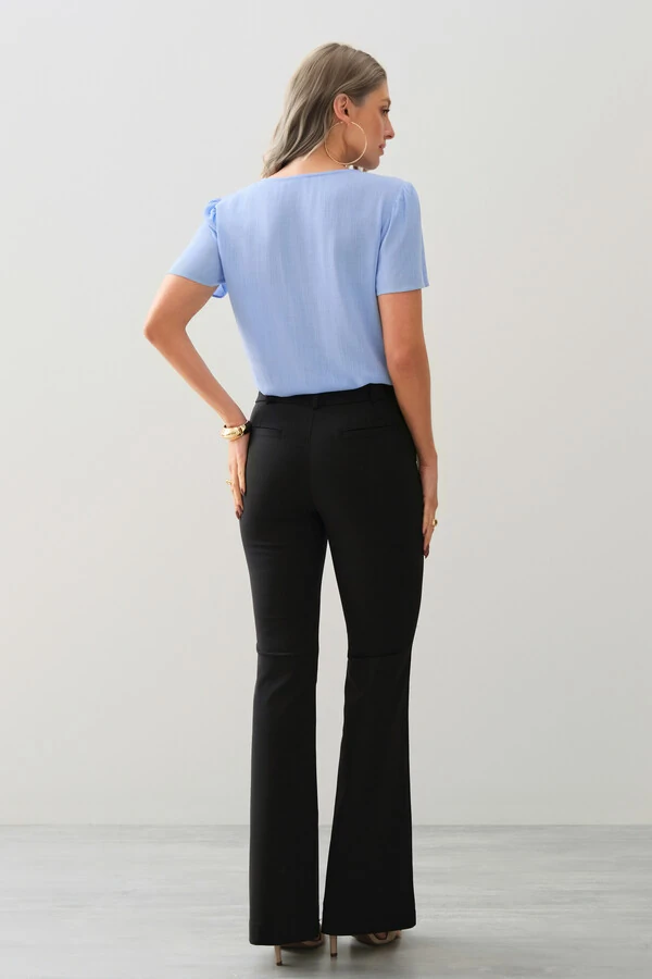 Blusa Decote V Recortes Laterais