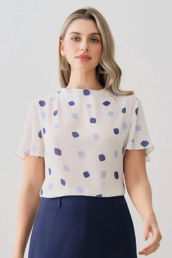 Blusa Assimétrica Abstrata Gola Careca Baixa Pregas Ombro Direito