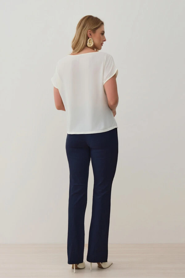 Blusa Assimétrica Manga Morcego Lateral Franzidos