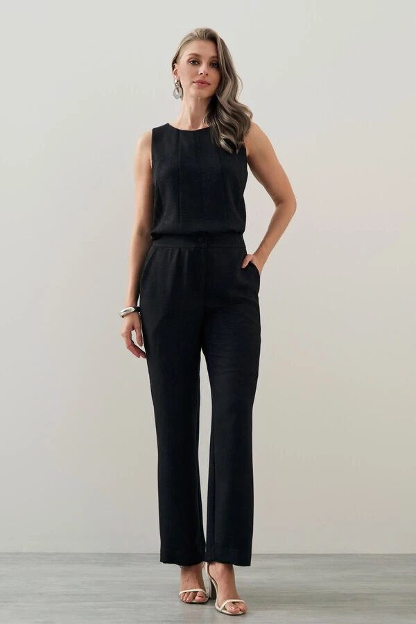 Conjunto de Regata Recortes e Calça Reta