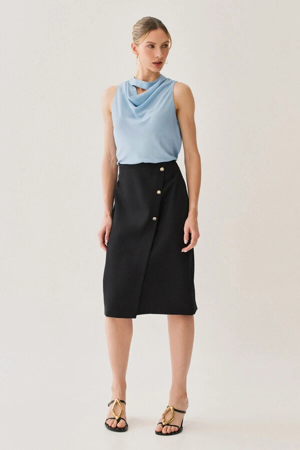 Regata Gola Baixa Drapeada Cut Out