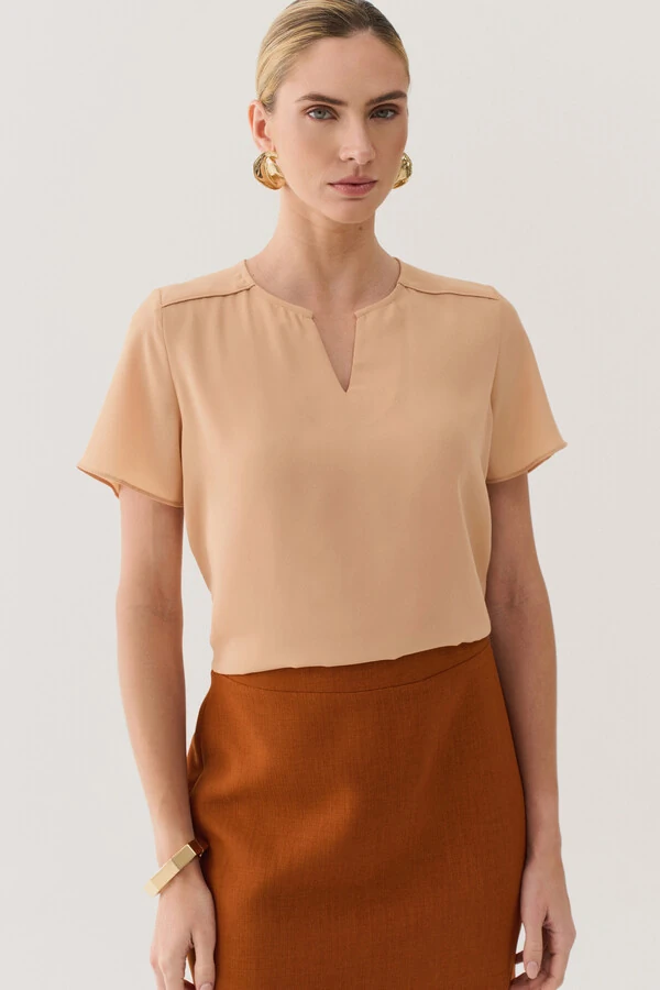 Blusa Decote Cavado Ombro Nervura