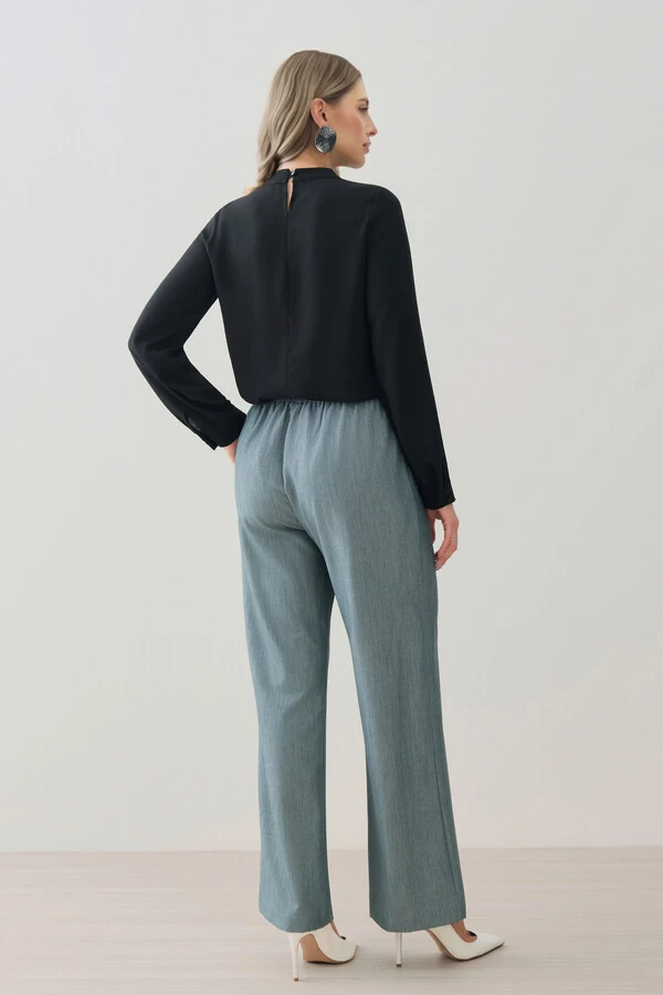 Calça Reta de Alfaiataria Cintura Elástico Botões Forrados Double