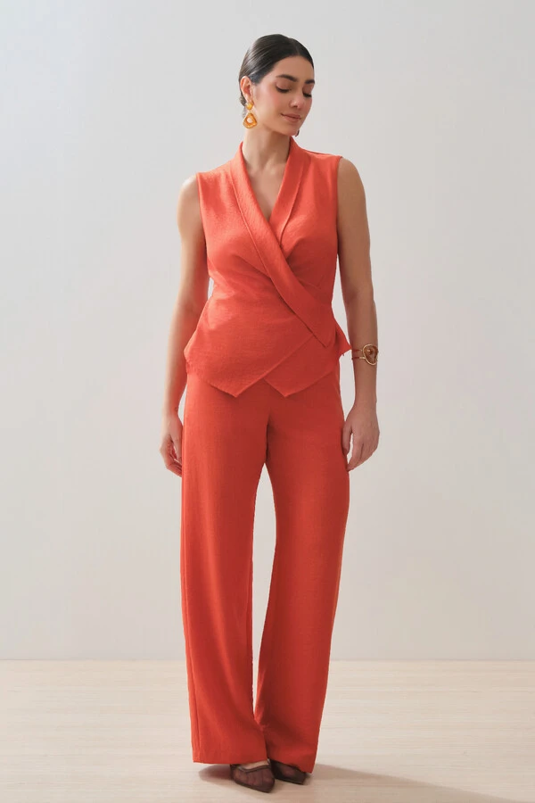 Conjunto de Colete Gola Smoking e Pantalona Slim