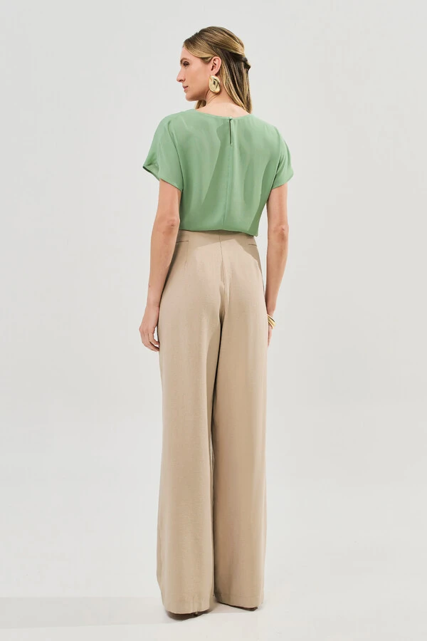 Blusa Manga Morcego Decote Cut Out Gold