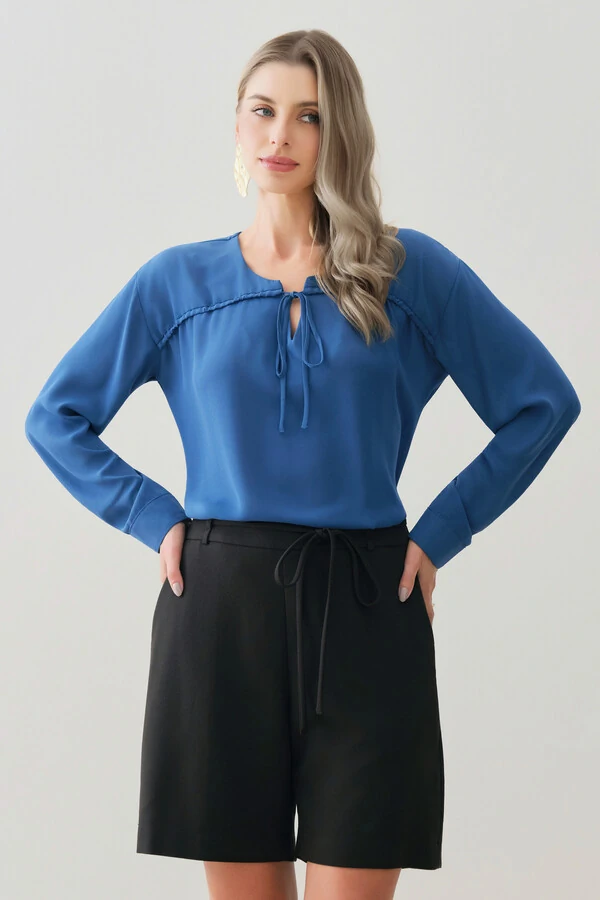 Blusa Manga Longa Punho Gold Decote Cavado Laço Puxante