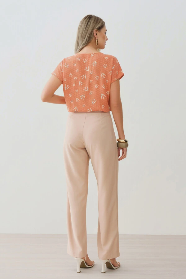 Blusa Pássaro Manga Morcego Decote V Botão Forrado