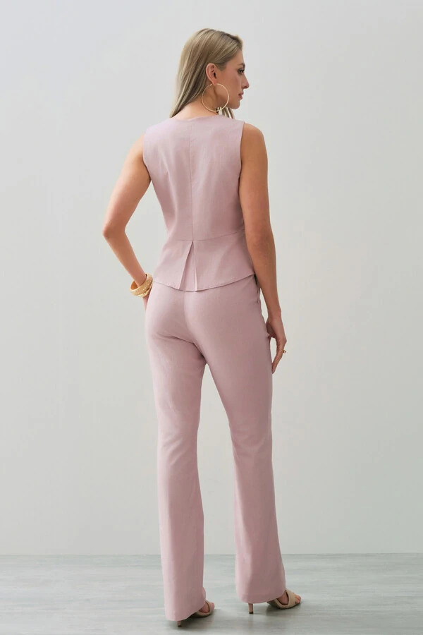 Conjunto de Linho de Blusa Regata Barra Recorte Prega e Calça Reta Botão Forrado