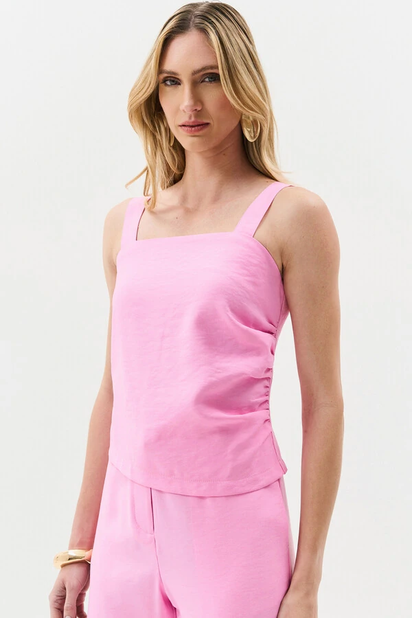 Conjunto de Alfaiataria Blusa de Alça Crop Assimétrica Lateral Franzida e Calça Reta Botão Forrado