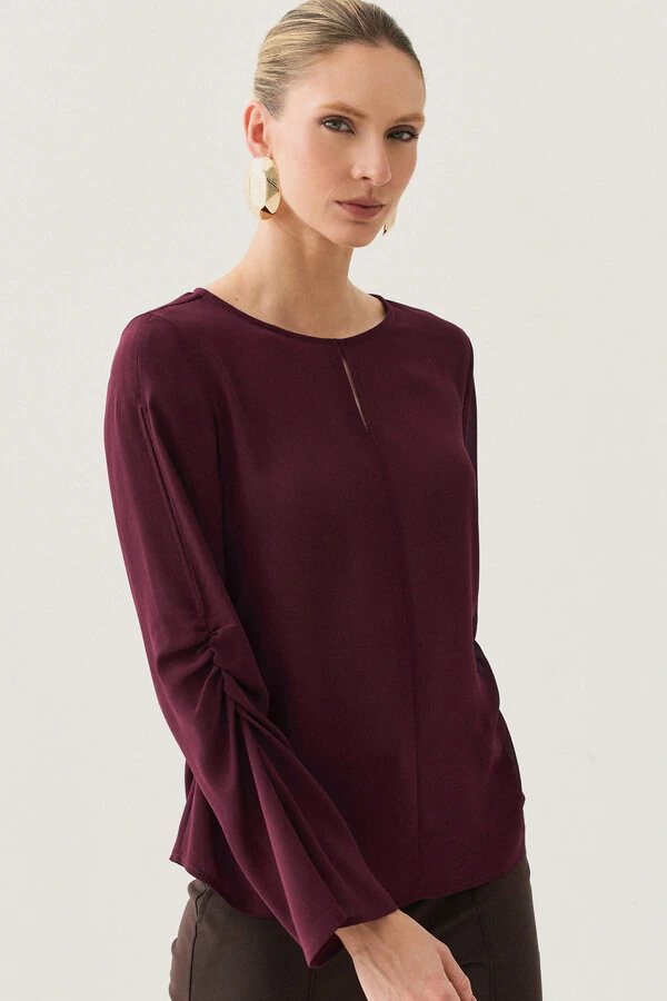 Blusa de Chiffon Yoryu Decote Gota Manga Longa Evasé Cut Out Franzida