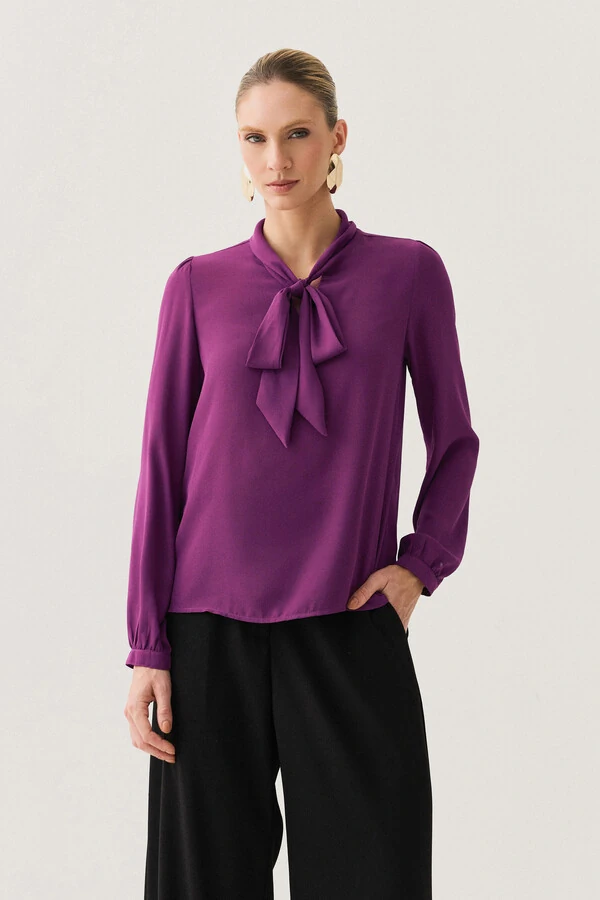 Blusa Manga Longa Punho Gola Dobrada de Laço