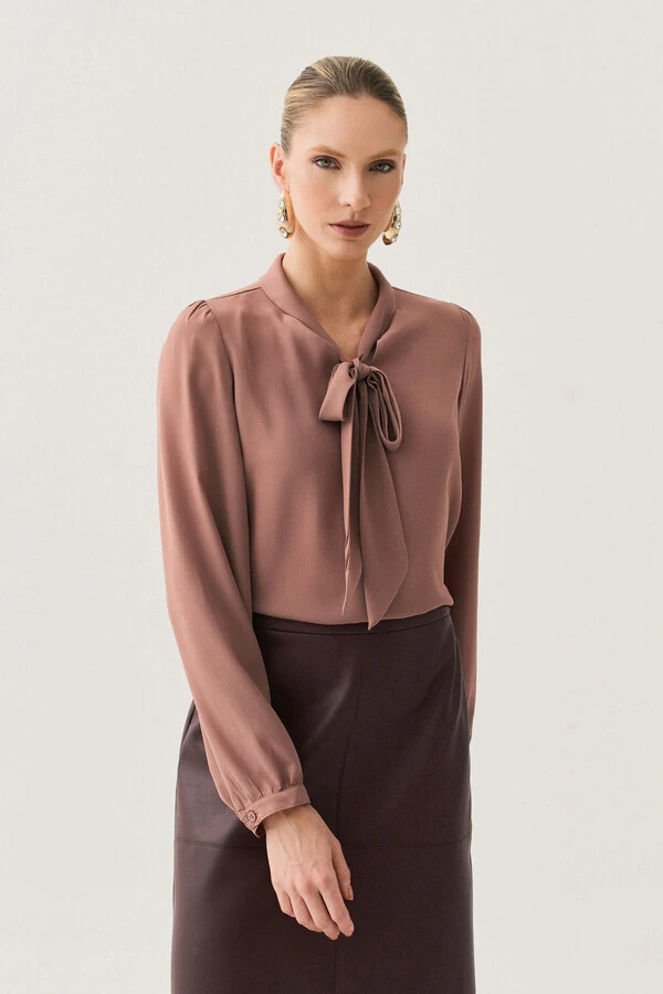 Blusa Manga Longa Punho Gola Dobrada de Laço