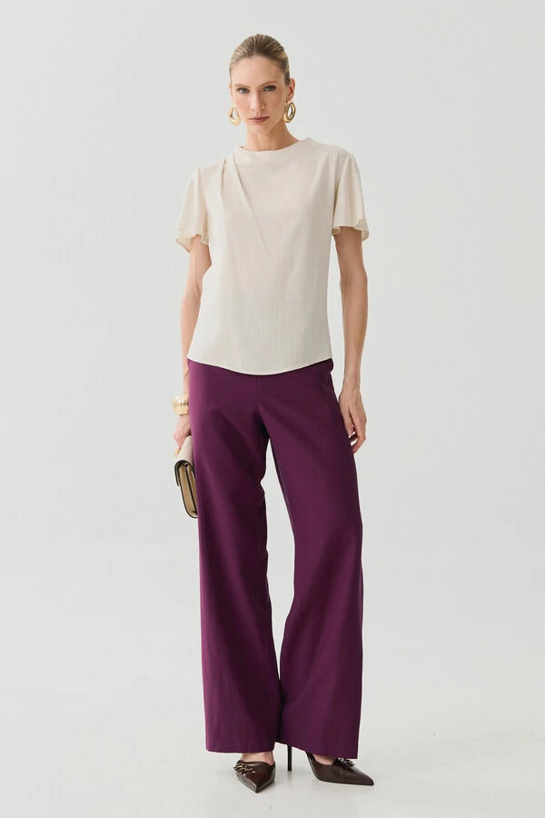 Blusa Assimétrica Gola Careca Baixa Pregas Ombro Direito