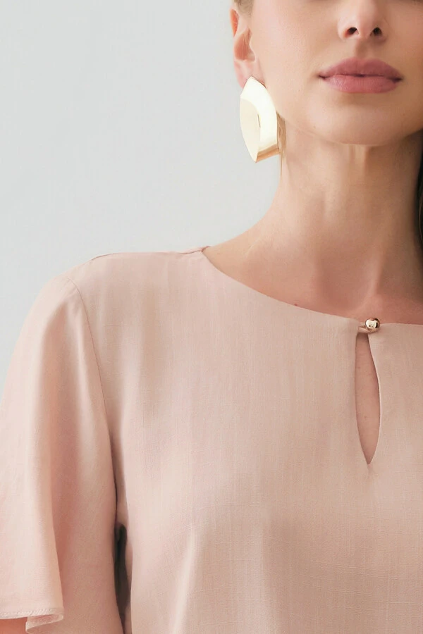 Blusa Manga Evasê Decote Vazado Gold