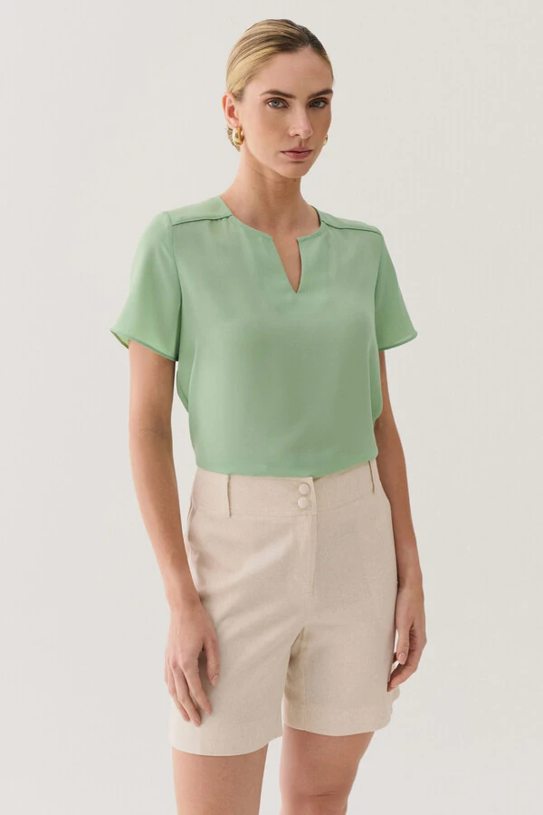 Blusa Decote Cavado Ombro Nervura