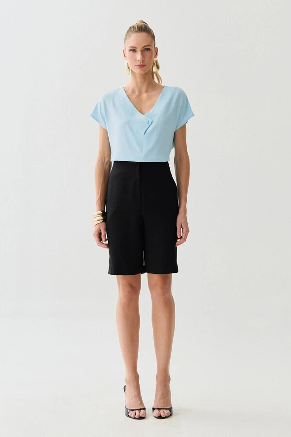 Blusa Manga Morcego Decote V Transpassado Botão Forrado