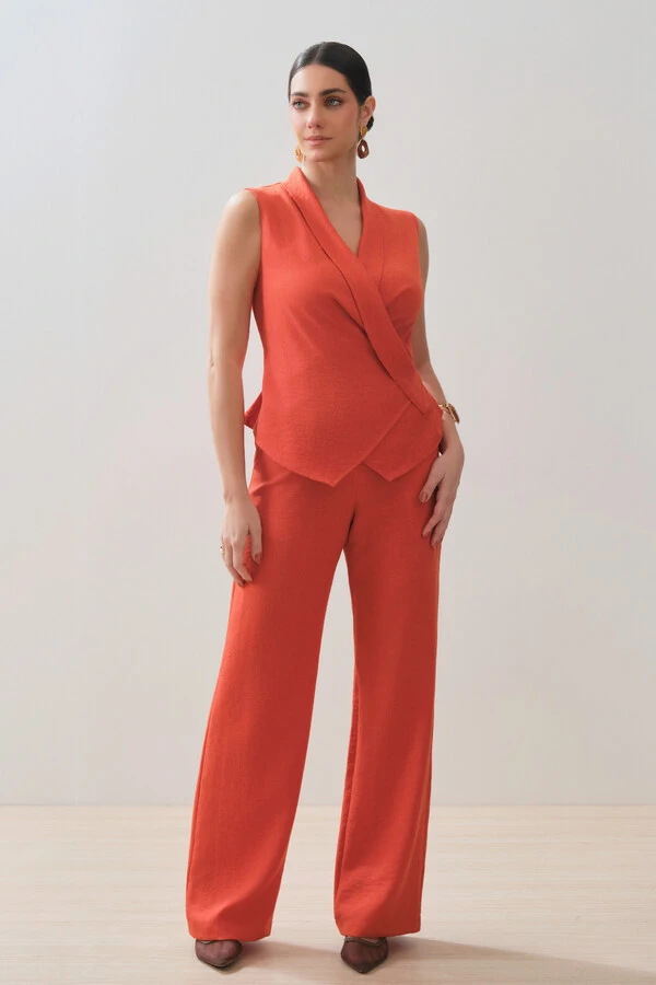 Conjunto de Colete Gola Smoking e Pantalona Slim