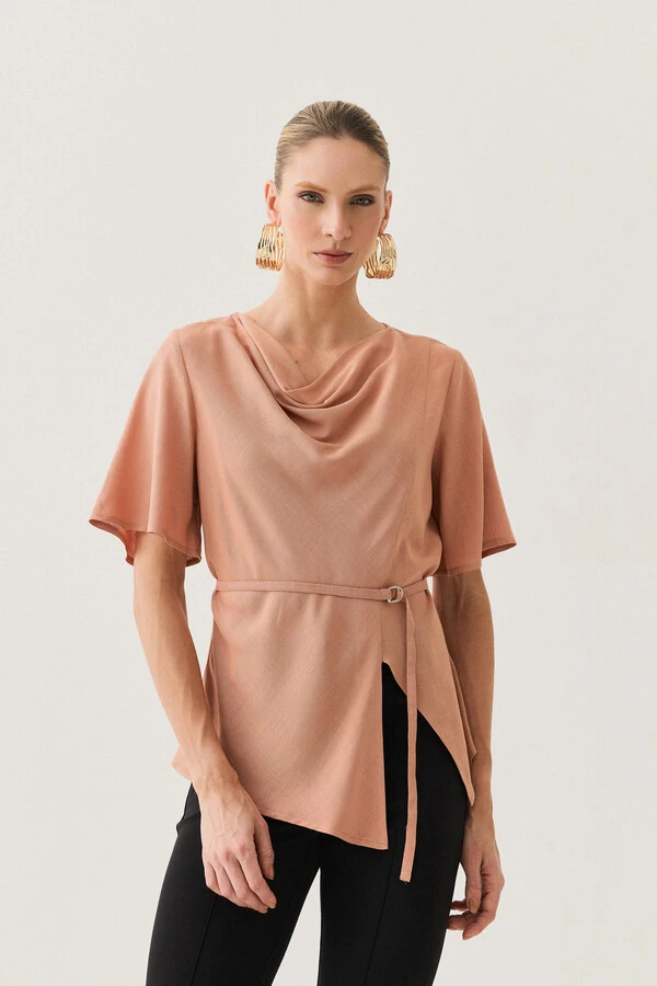 Blusa Assimétrica Transpassada Manga Evasê Decote Drapeado Cinto Fino