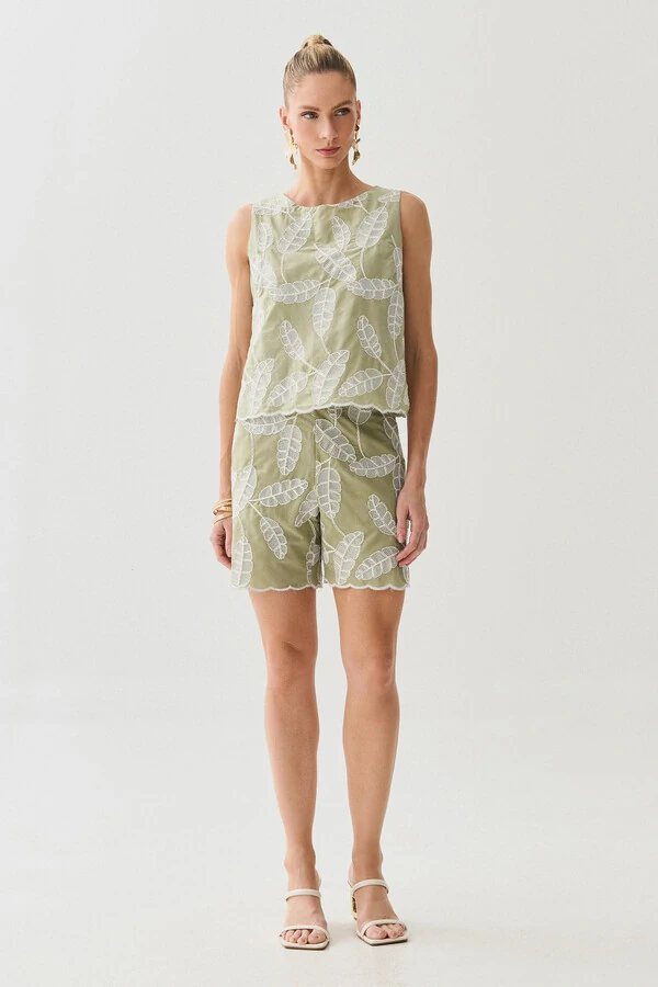 Conjunto de Algodão Bordado Folhagem de Blusa Regata Barrada e Shorts Barrado