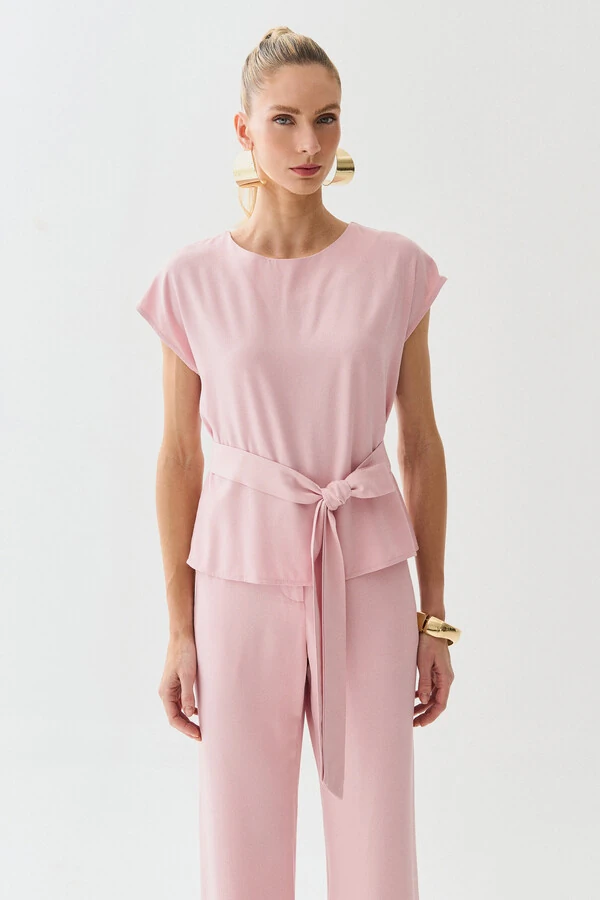 Conjunto de Blusa Manga Morcego Cinto e Calça Reta