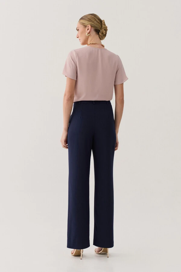 Blusa Decote Cavado Ombro Nervura