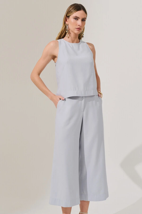 Conjunto de Alfaiataria de Blusa Regata Crop Pence e Calça Pantacourt Botão Forrado