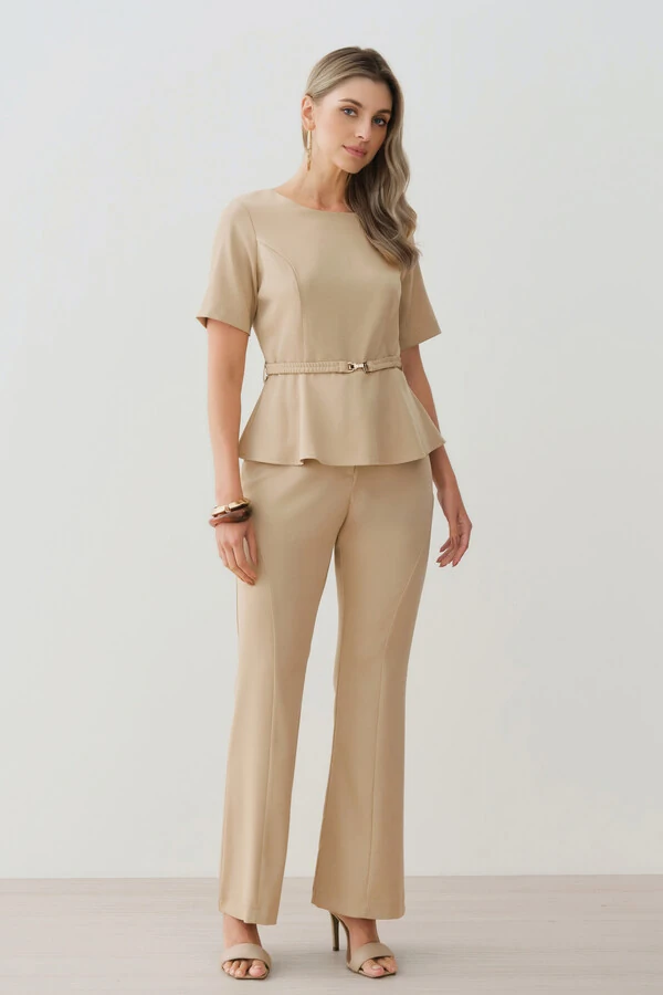 Conjunto de Blusa Crop Peplum Recorte Cinto Gold e Calça Flare Recorte