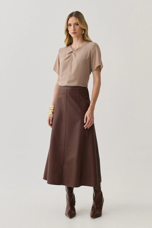 Saia Midi Evasê de Couro Recortes