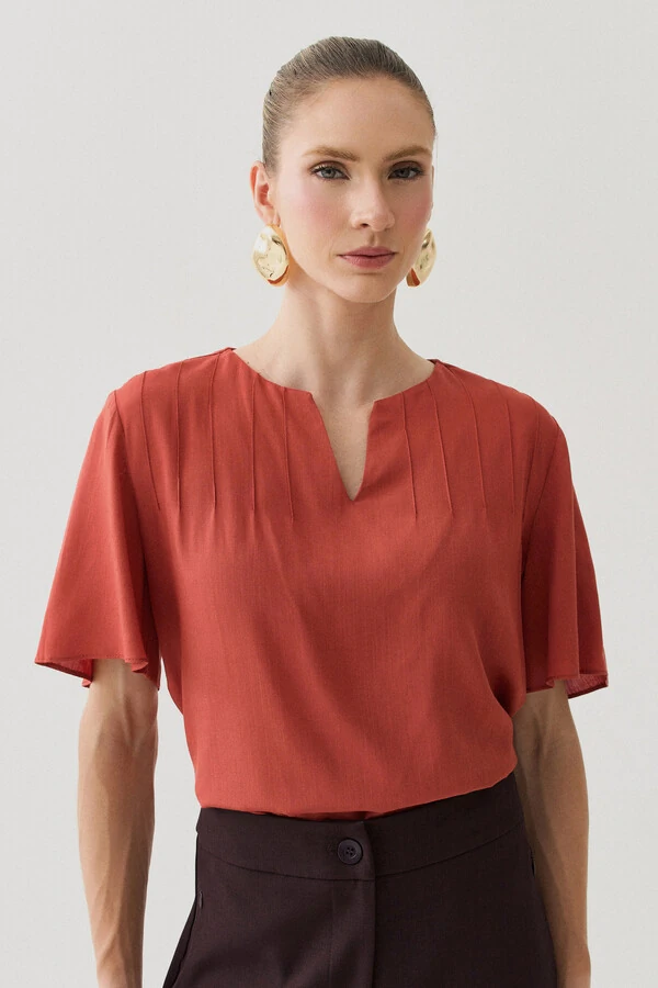 Blusa Manga Evasê Decote Cavado Nervuras