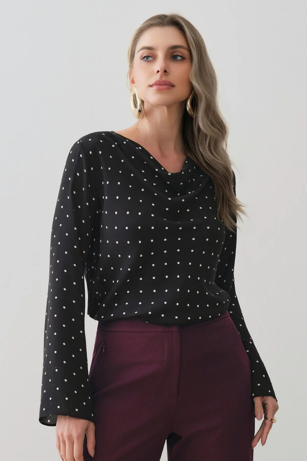 Blusa Poa Manga Longa Evasê Gola Drapeada