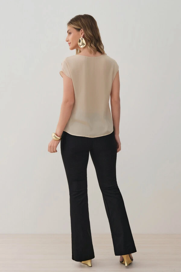 Blusa Manga Morcego Decote Assimétrico Prega