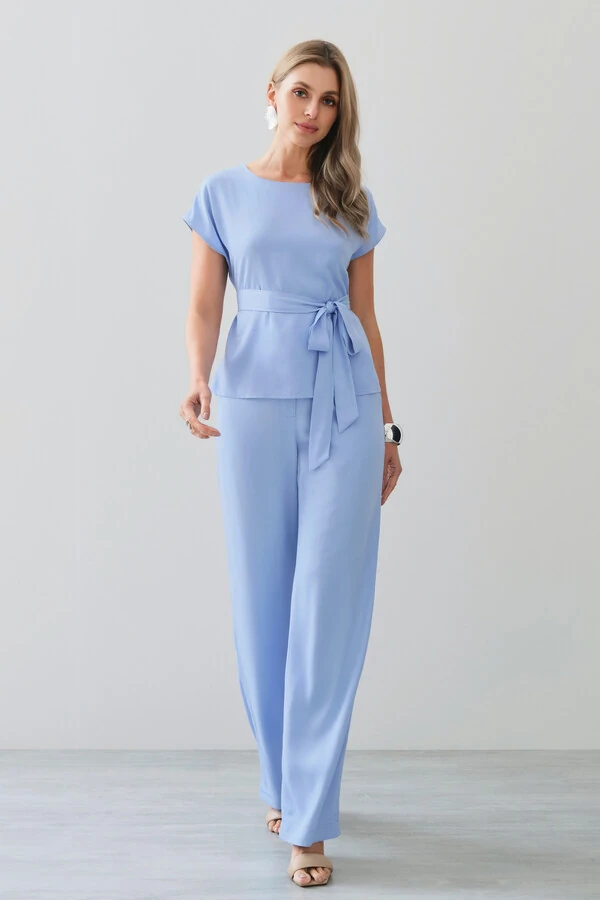 Conjunto de Blusa Manga Morcego Cinto e Calça Reta