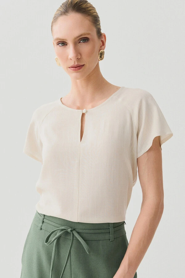 Blusa Manga Raglan Decote Gota Mini Botão Forrado