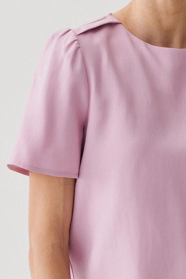 Conjunto de Blusa Ombro Prega e Calça Reta Ampla