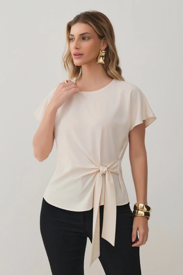 Blusa Manga Morcego Evasê Cinto Embutido