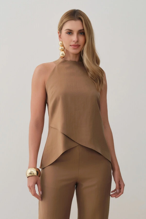 Conjunto de Blusa Regata Frente Única Transpassada e Calça Reta