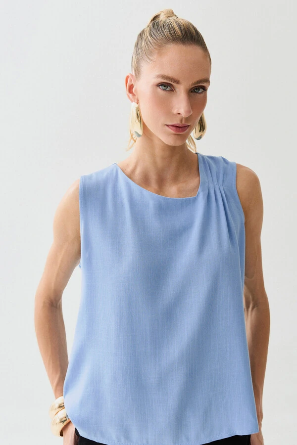 Regata Assimétrica Decote V Ombro Pregas