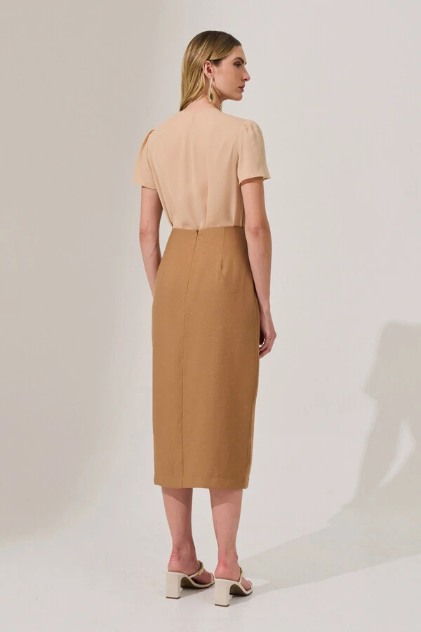 Blusa Decote V Pregas Laço