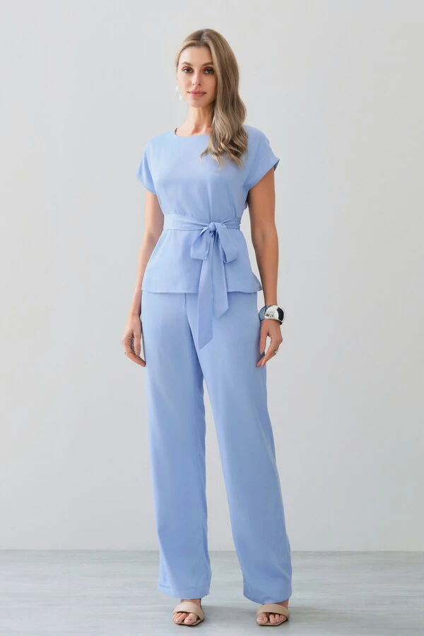 Conjunto de Blusa Manga Morcego Cinto e Calça Reta