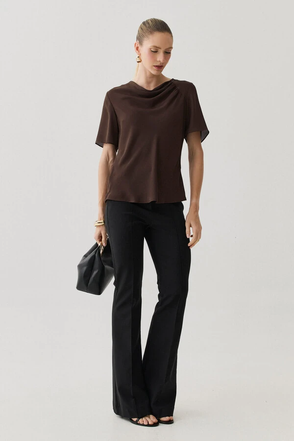 Blusa Assimétrica Manga Evasê Decote Drapeado Ombro Recorte Franzidos