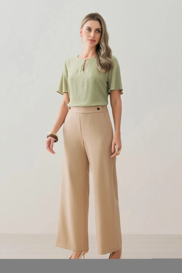 Blusa Manga Evasê Decote Vazado Gold