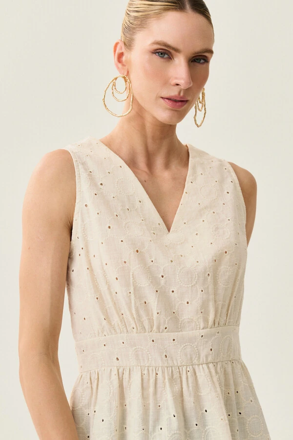 Regata de Laise de Algodão Acinturada Recorte Decote V