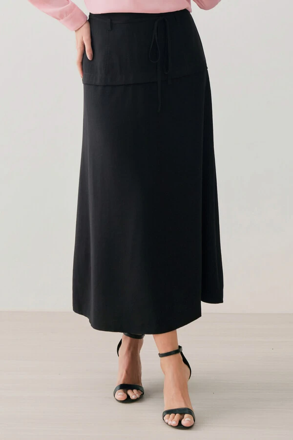 Saia Midi Evasê Prega Passante Cinto Fino