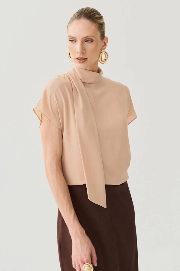 Blusa Manga Morcego Gola de Laço