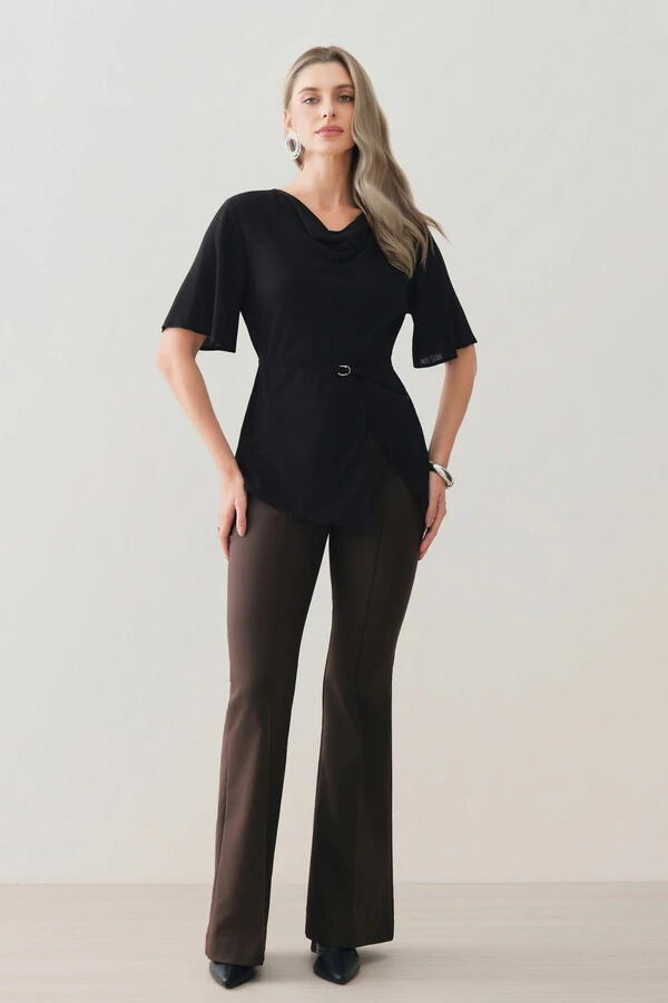 Blusa Assimétrica Transpassada Manga Evasê Decote Drapeado Cinto Fino